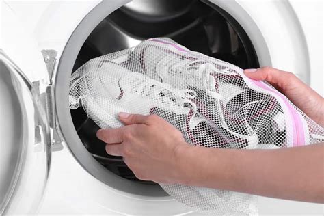 How to Wash Shoes in a Washing Machine: 8 Steps .